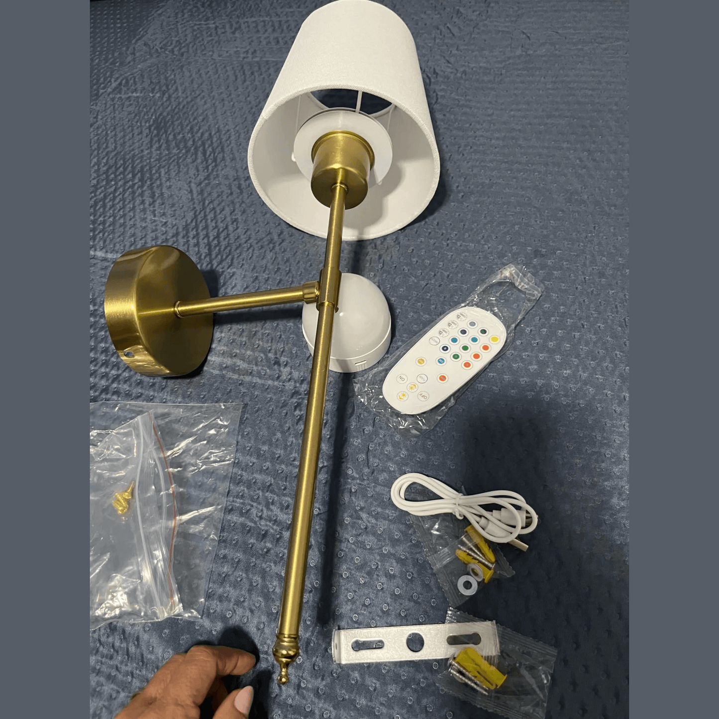 AMARA – Trådlös Vägglampa med Uppladdningsbart Batteri, Dimbart RGB-Ljus & Fjärrkontroll