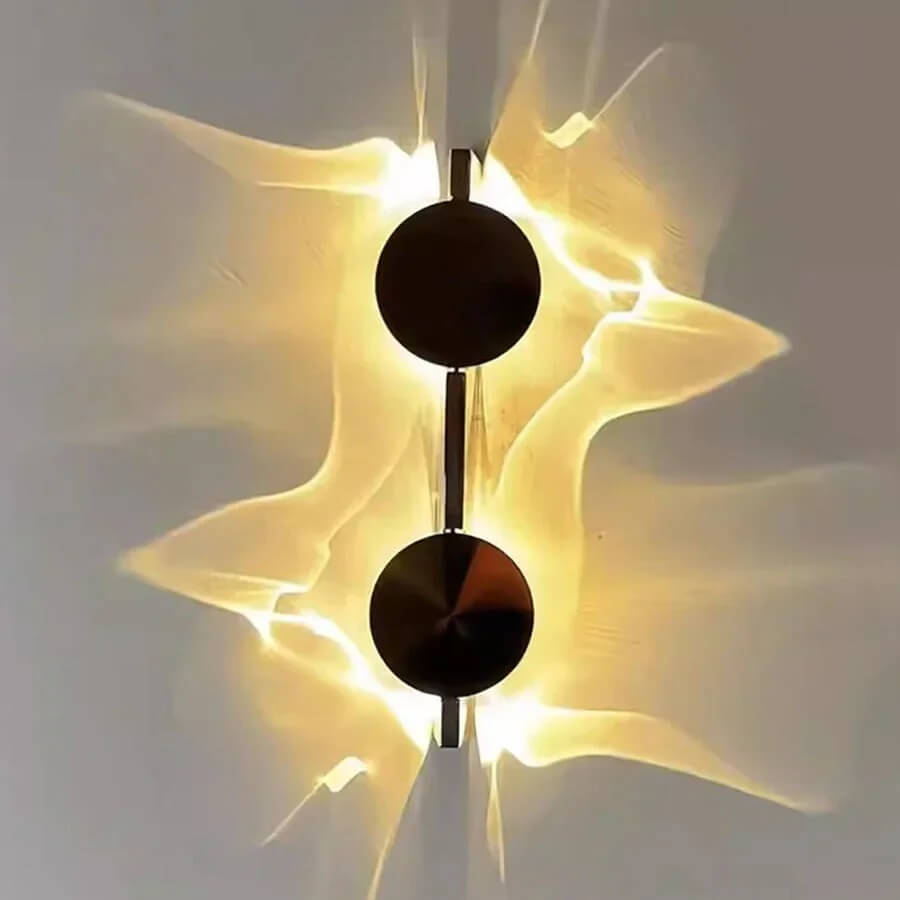 VALI – Modern LED Vägglampa i Rostfritt Stål med Skulpturalt Ljusspel för Sovrum, Hall & Vardagsrum
