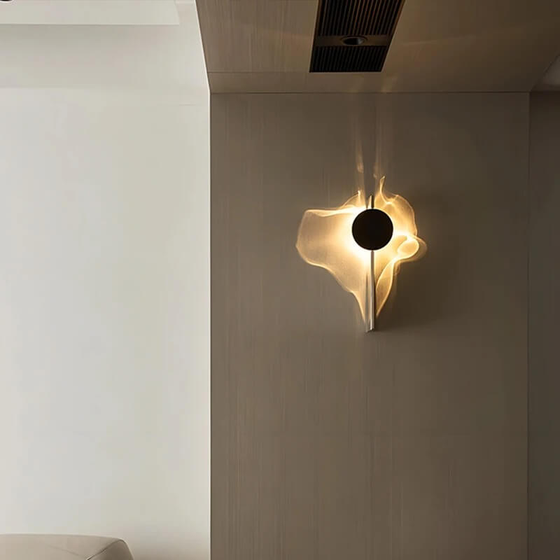 VALI – Modern LED Vägglampa i Rostfritt Stål med Skulpturalt Ljusspel för Sovrum, Hall & Vardagsrum