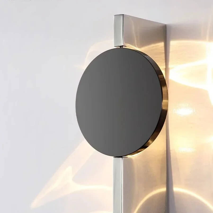 VALI – Modern LED Vägglampa i Rostfritt Stål med Skulpturalt Ljusspel för Sovrum, Hall & Vardagsrum